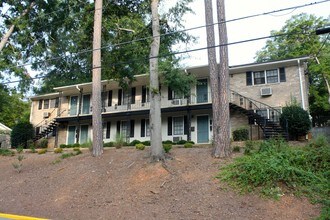 223 E Cloverhurst Ave in Athens, GA - Building Photo - Building Photo