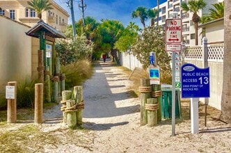 7006 Midnight Pass Rd, Unit 2 in Sarasota, FL - Building Photo - Building Photo