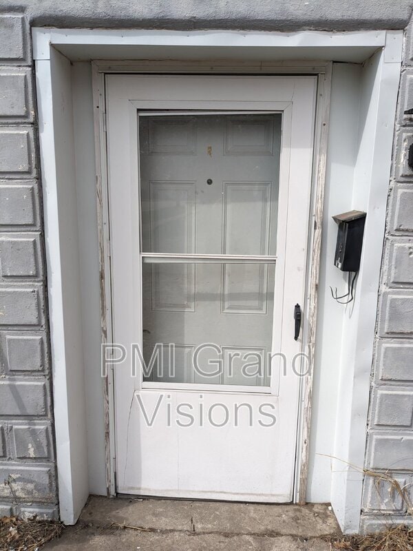 property at 2 E Jefferson Ave