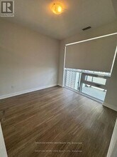 430 Square One Dr in Mississauga, ON - Building Photo - Building Photo