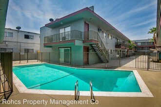 8140 Langdon Ave in Los Angeles, CA - Building Photo - Building Photo