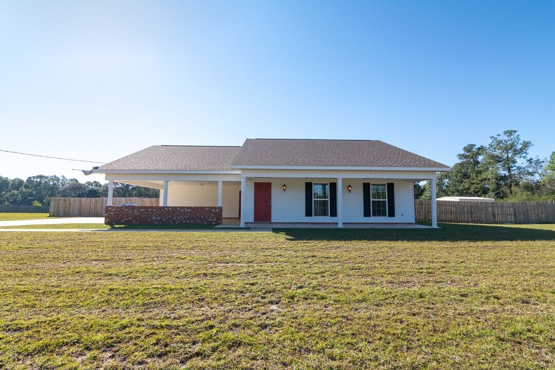 28 Co Rd 276 in Enterprise, AL - Building Photo