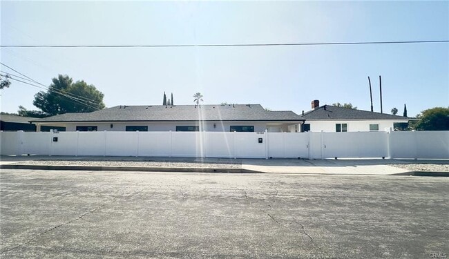 15952 Cohasset St in Los Angeles, CA - Building Photo - Building Photo