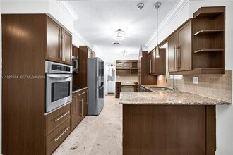 5713 Jefferson St in Hollywood, FL - Building Photo - Building Photo