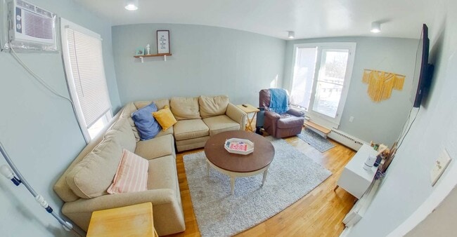 731 Humboldt St in Manhattan, KS - Foto de edificio - Building Photo