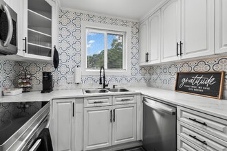 3021 Botany St in Charlotte, NC - Building Photo - Building Photo