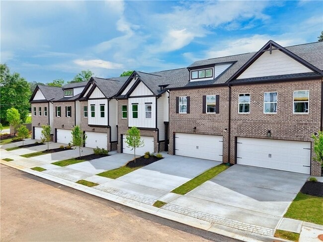 5704 Urban Vlg Wy in Tucker, GA - Building Photo - Building Photo