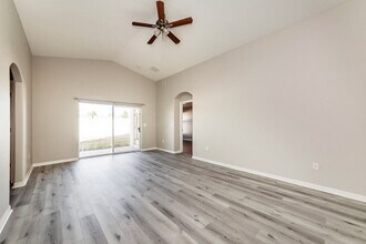 10620 Shady Preserve Dr in Riverview, FL - Building Photo - Building Photo