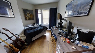 256 Summer St, Unit 2 in Somerville, MA - Foto de edificio - Building Photo