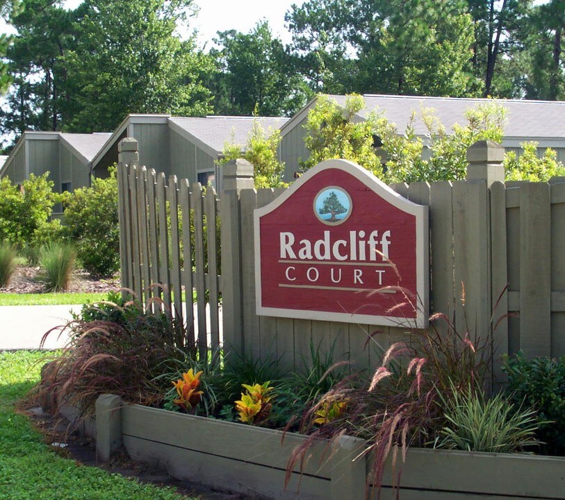 Radcliff Court Apartments in Jacksonville, FL - Foto de edificio