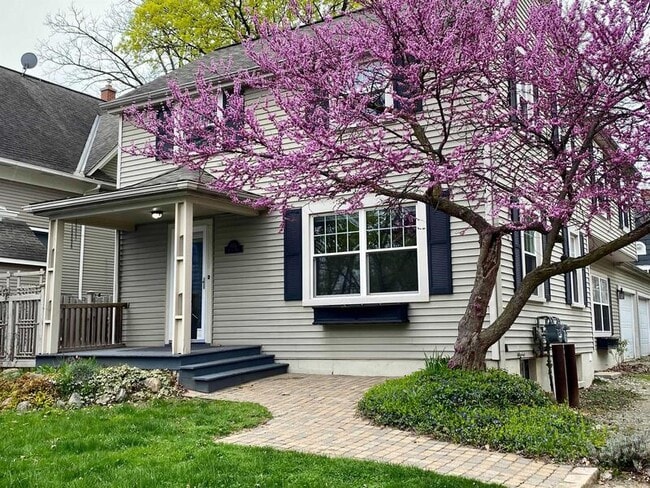 834 S Main St in Ann Arbor, MI - Building Photo - Building Photo