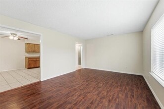 410 W Franklin St in Waxahachie, TX - Building Photo - Building Photo