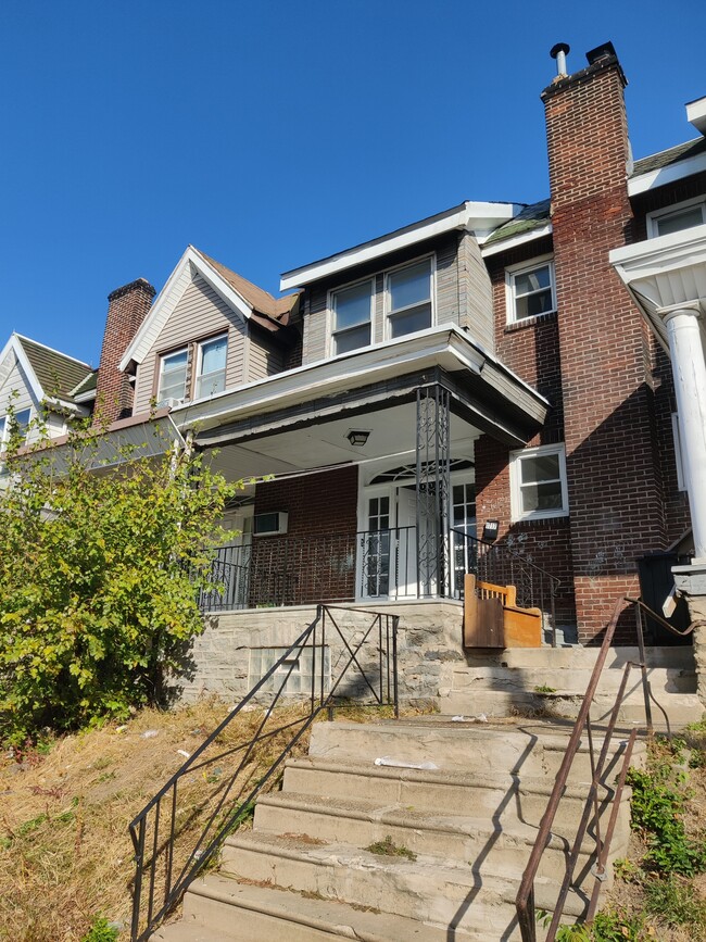 1717 Bridge St in Philadelphia, PA - Foto de edificio - Building Photo