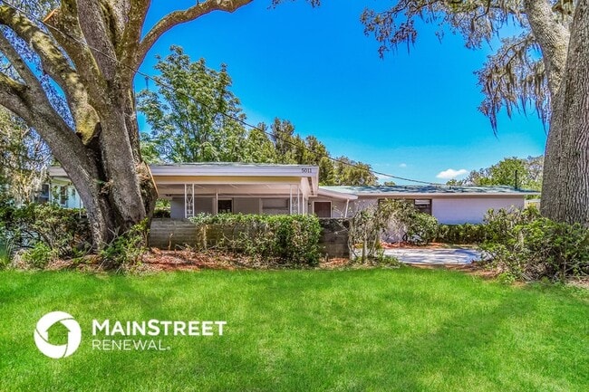 5011 Bedford Forest Dr in Jacksonville, FL - Foto de edificio - Building Photo