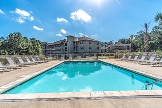 1700 Conservation Trl in Fort Walton Beach, FL - Foto de edificio - Building Photo