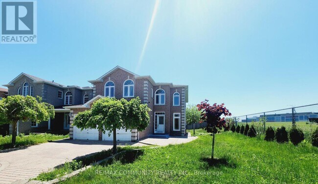 61 Chartway Blvd in Toronto, ON - Building Photo - Building Photo