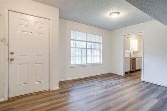 5201 Curzon Ave in Fort Worth, TX - Building Photo - Building Photo