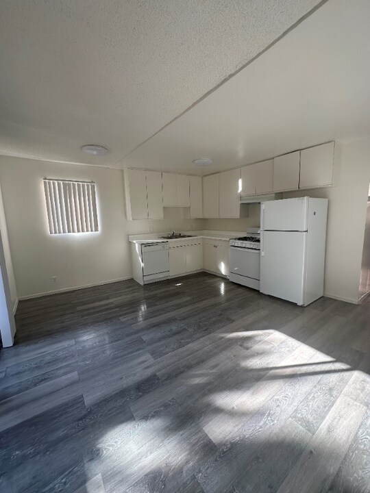 4688 Huntington Dr-Unit -215 in Los Angeles, CA - Building Photo