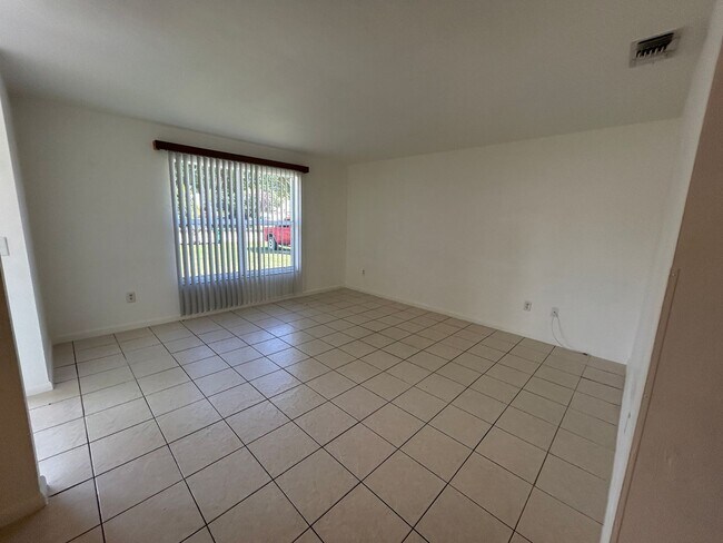 1228 SE 24th Ave in Cape Coral, FL - Building Photo - Building Photo