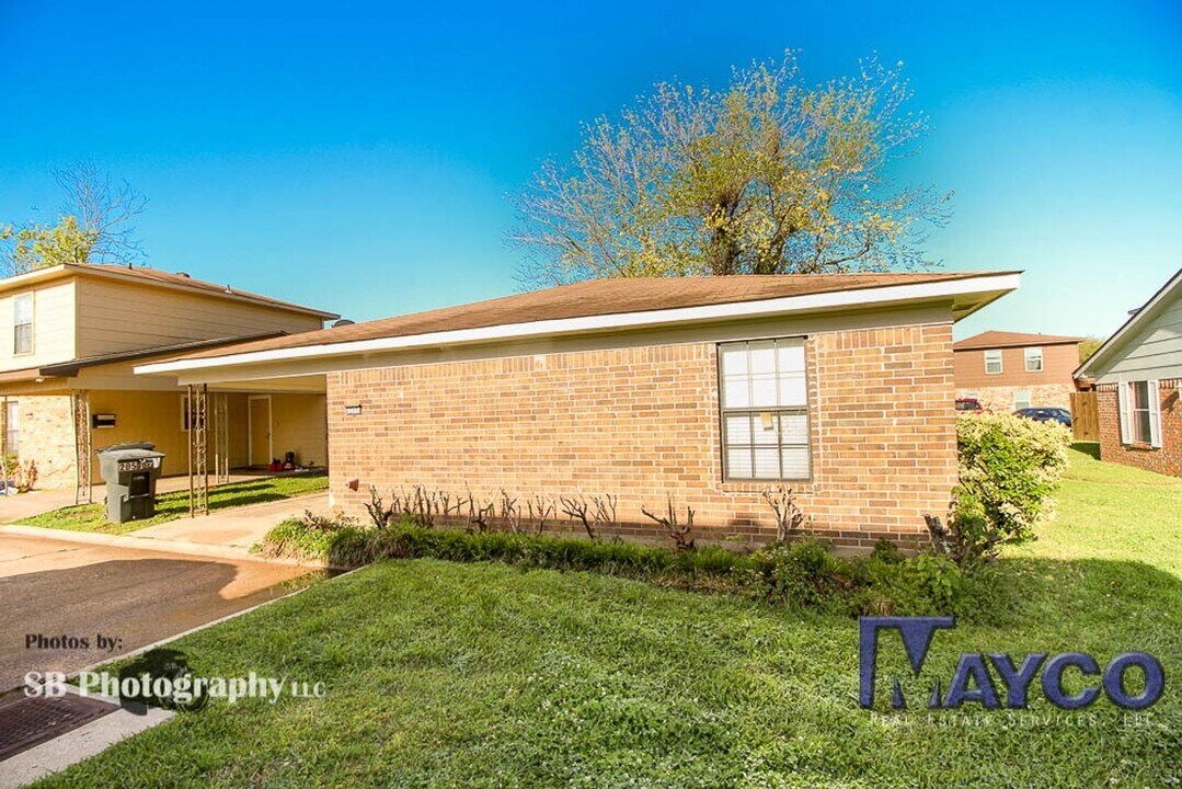 205 Royal St in Bossier City, LA - Building Photo