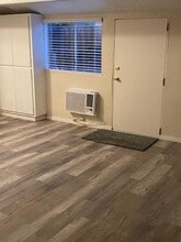 19700 Friar St in Woodland Hills, CA - Building Photo - Building Photo