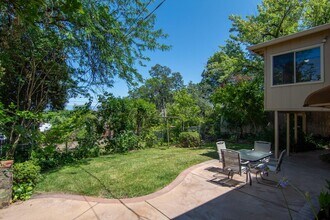 1325 Walnut Ave in Redding, CA - Building Photo - Building Photo