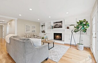 6240 SW Shakespeare St in Lake Oswego, OR - Building Photo - Building Photo