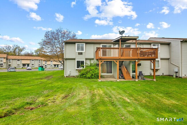 35 Carillon Dr in Rocky Hill, CT - Building Photo - Building Photo