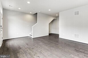 13625 Harrier Way in Clarksburg, MD - Building Photo