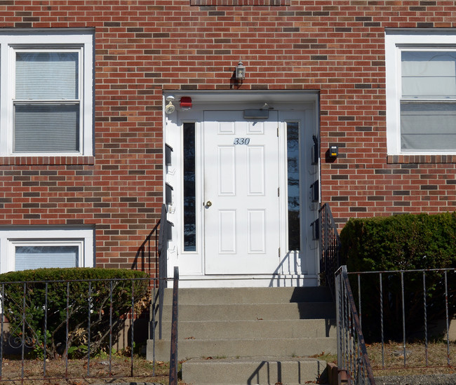 330 School St in Pawtucket, RI - Building Photo - Other