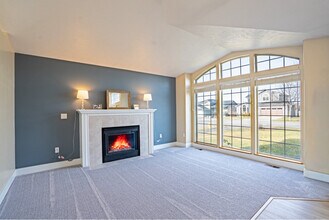 24104 E Maxwell Ave in Liberty Lake, WA - Foto de edificio - Building Photo