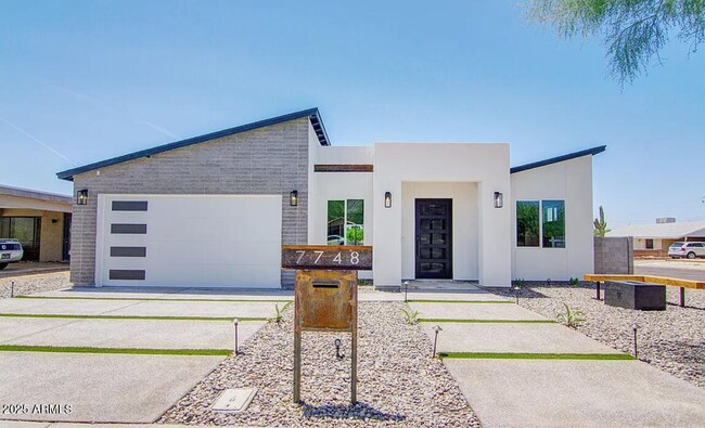 property at 7748 N 13th Pl