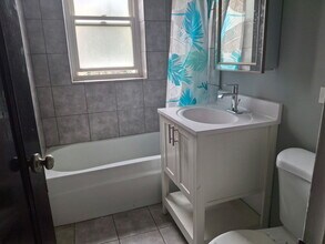 7011 S Merrill Ave in Chicago, IL - Building Photo - Building Photo