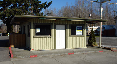 Riverview Mobile Home Park in Puyallup, WA - Building Photo - Building Photo