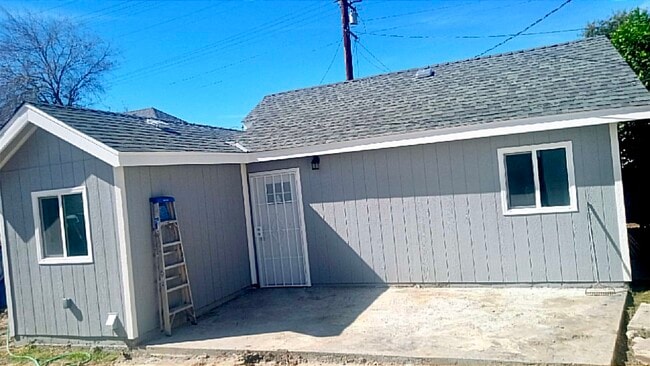 property at 690 W 8th St