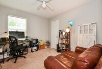 3132 Trulley St photo'