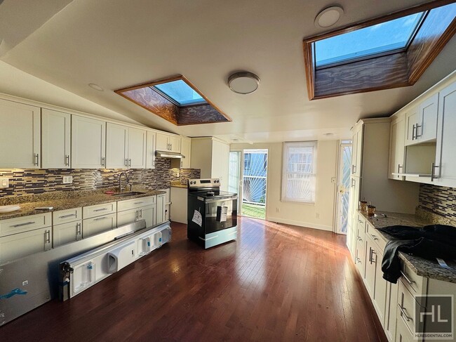 289A Cooper St in Brooklyn, NY - Building Photo - Building Photo