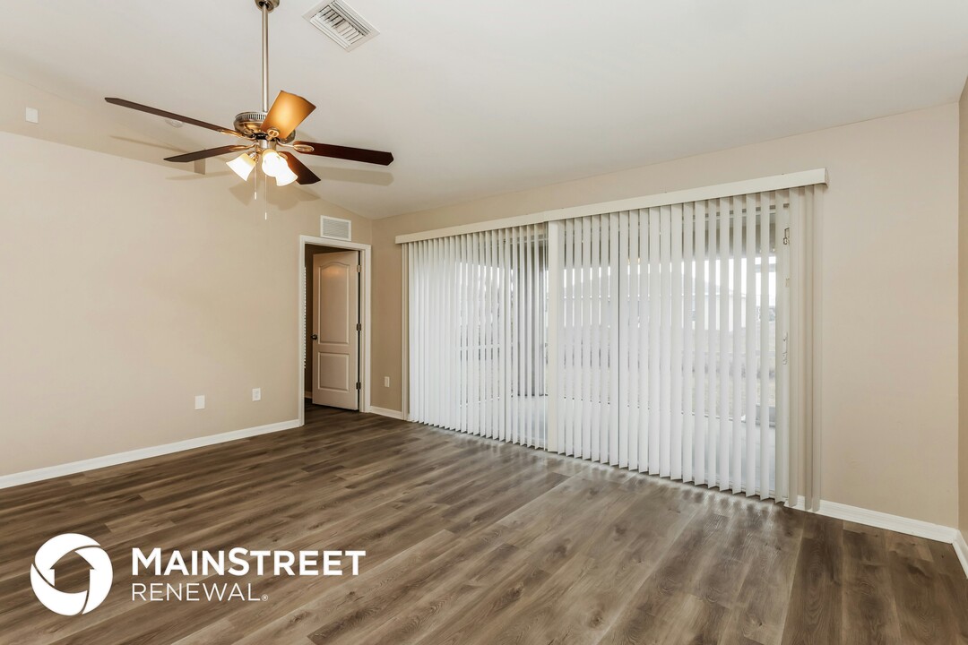 305 NW 25th Ave in Cape Coral, FL - Building Photo