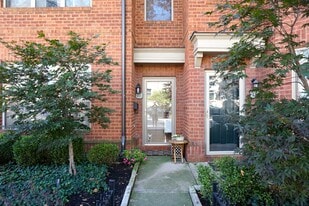 27 Buttles Ave, Unit #27 in Columbus, OH - Building Photo