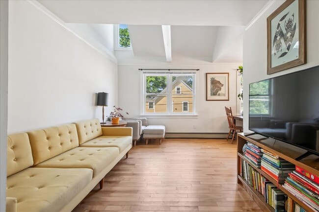 property at 72 Lakeview Ter