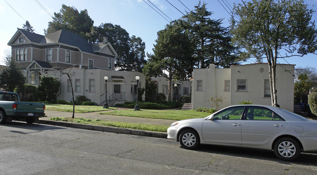 2116 San Jose Ave in Alameda, CA - Foto de edificio - Building Photo