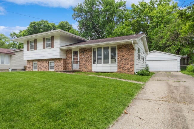 property at 8416 Airline Ave