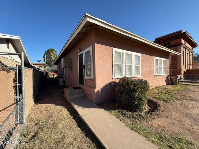 716 11th St in Douglas, AZ - Building Photo - Building Photo
