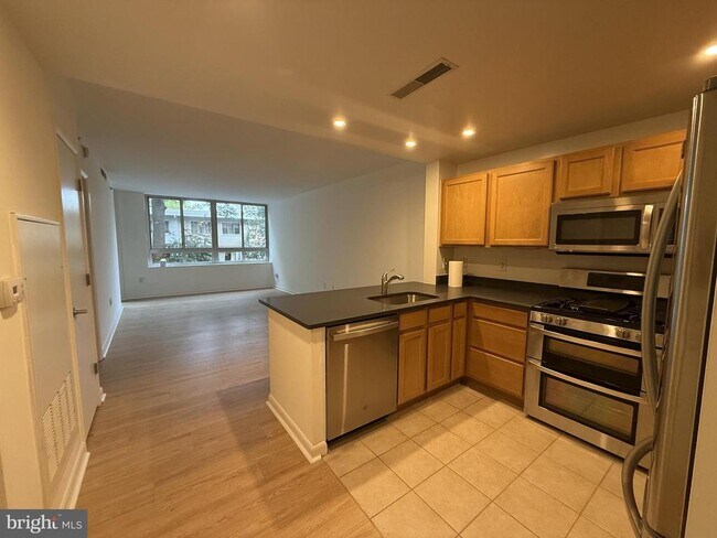 350 G St SW in Washington, DC - Foto de edificio - Building Photo