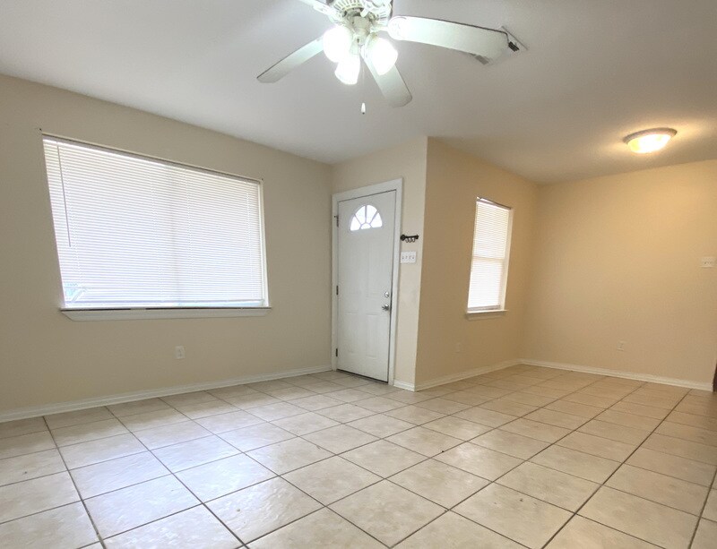 8418 Valor Dr in Chalmette, LA - Building Photo