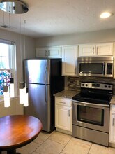 31 Erin Rd in Stoughton, MA - Building Photo - Building Photo