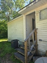 812 E Navarro St in Mart, TX - Building Photo - Building Photo