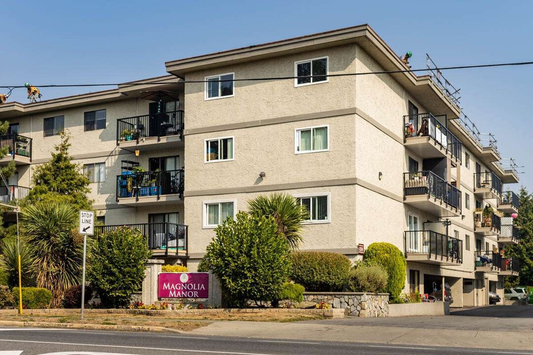 Magnolia Manor Apartments in Victoria, BC - Building Photo