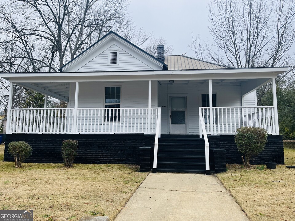 1407 Elm St in Lagrange, GA - Building Photo