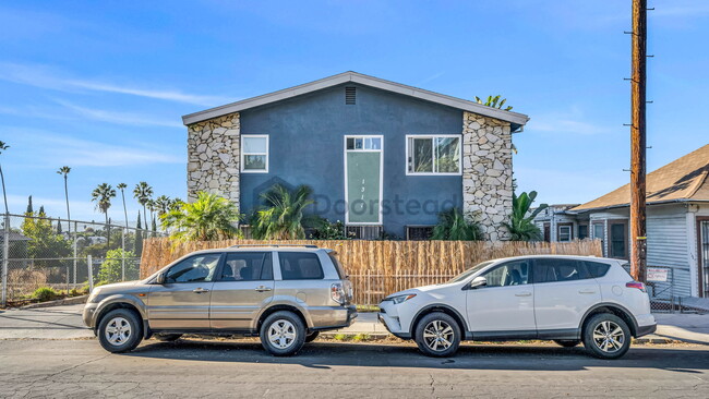 1317 Waterloo St in Los Angeles, CA - Building Photo - Building Photo